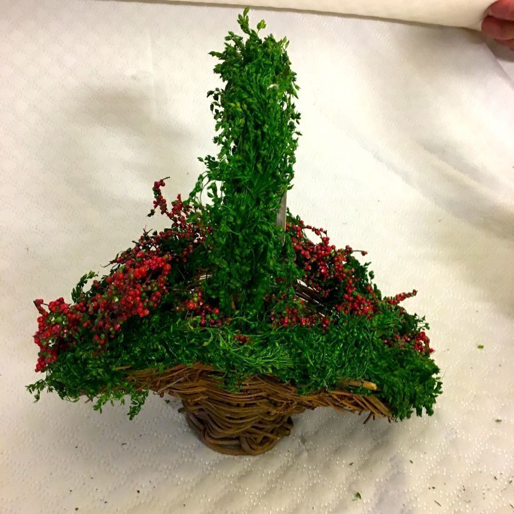 RAZ Imports Christmas Mistletoe Basket